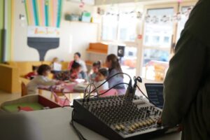 Kodachromix son et lumière de poche spectacle petite enfance parcours découverte son musique électroacoustique Bergerac Dordogne Périgord Alexandrine Bourgoin